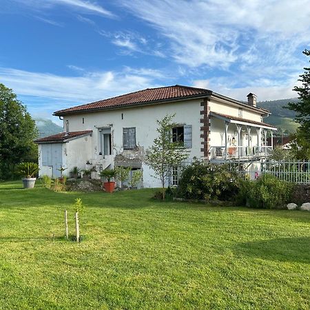 Maison D'Hotes Larraldia Uhart-Cize Exterior photo