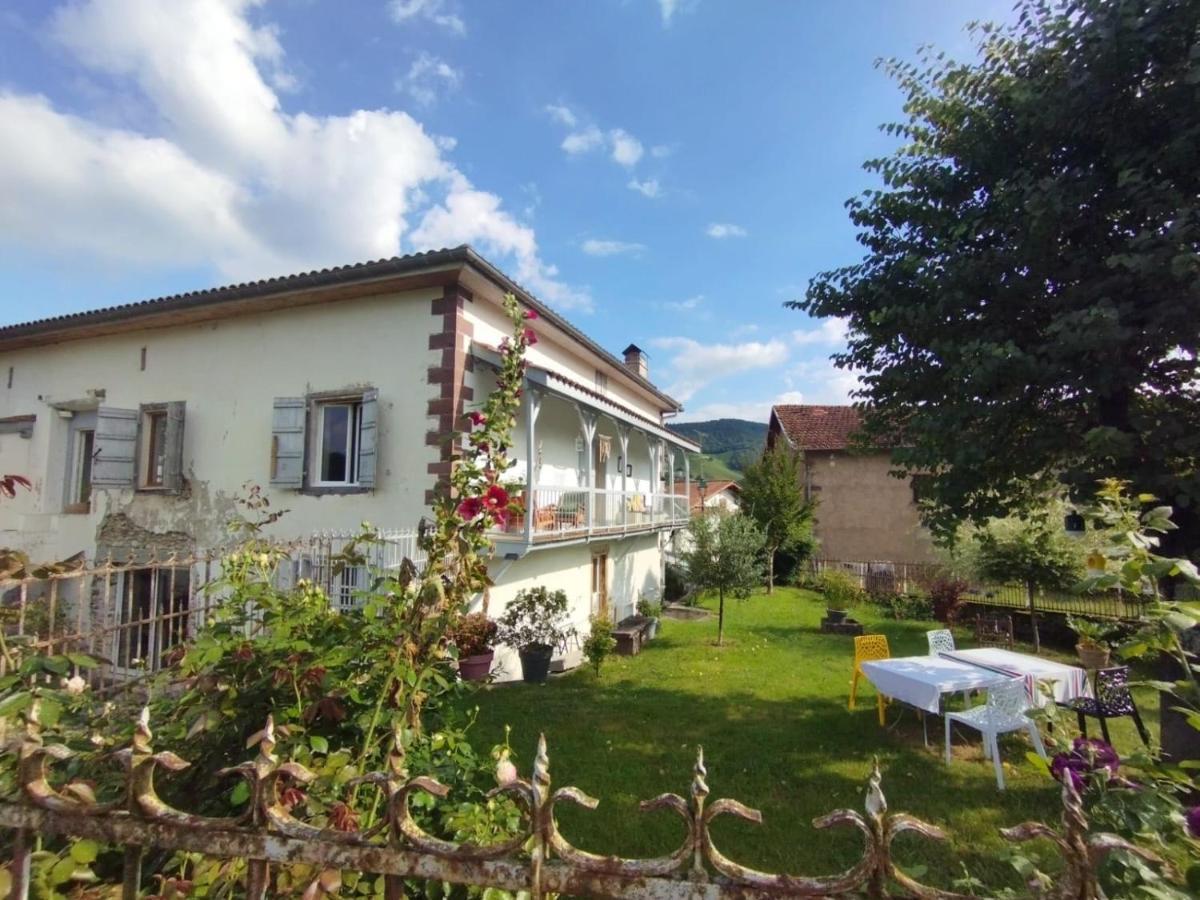 Maison D'Hotes Larraldia Uhart-Cize Exterior photo
