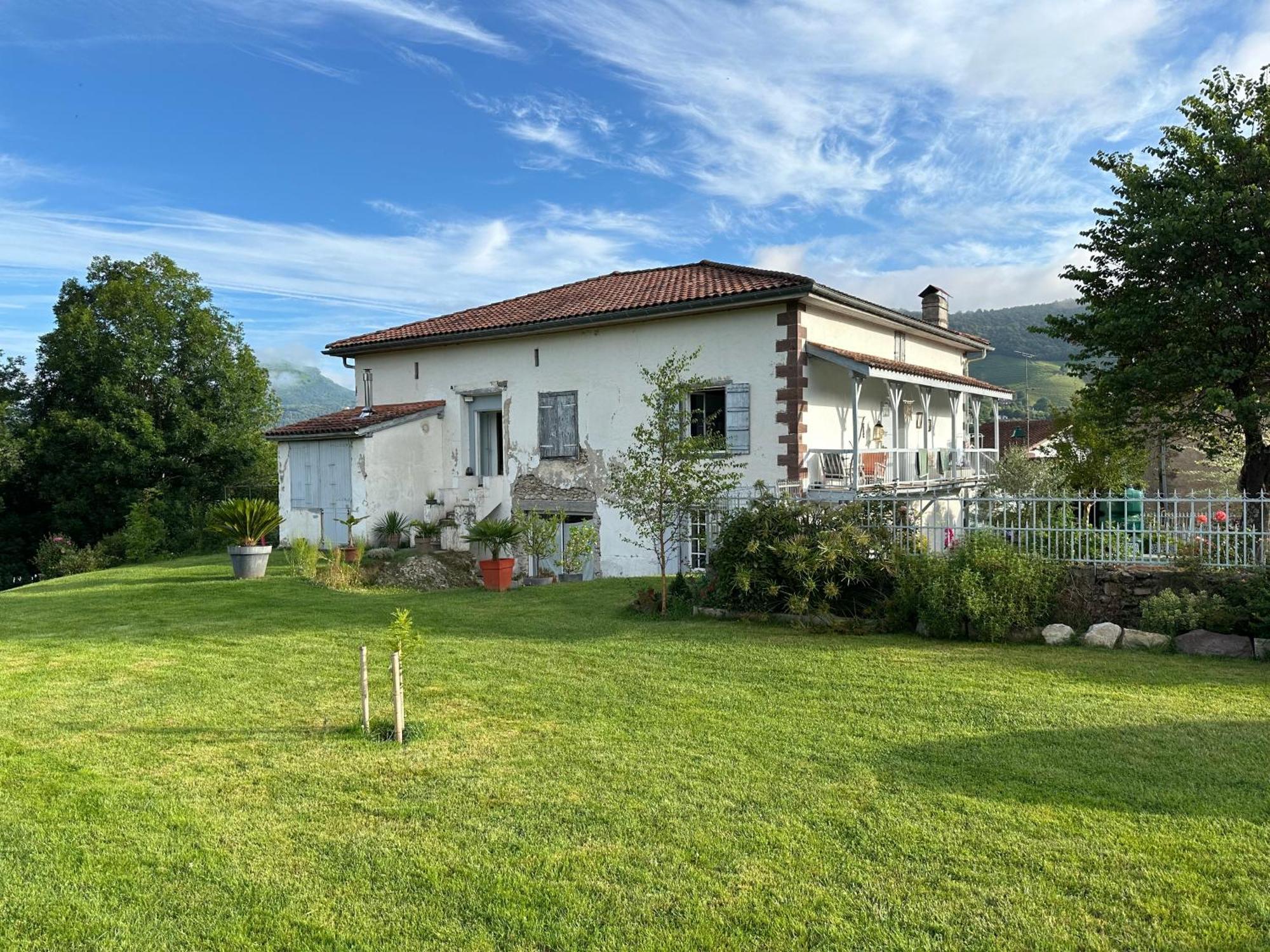 Maison D'Hotes Larraldia Uhart-Cize Exterior photo